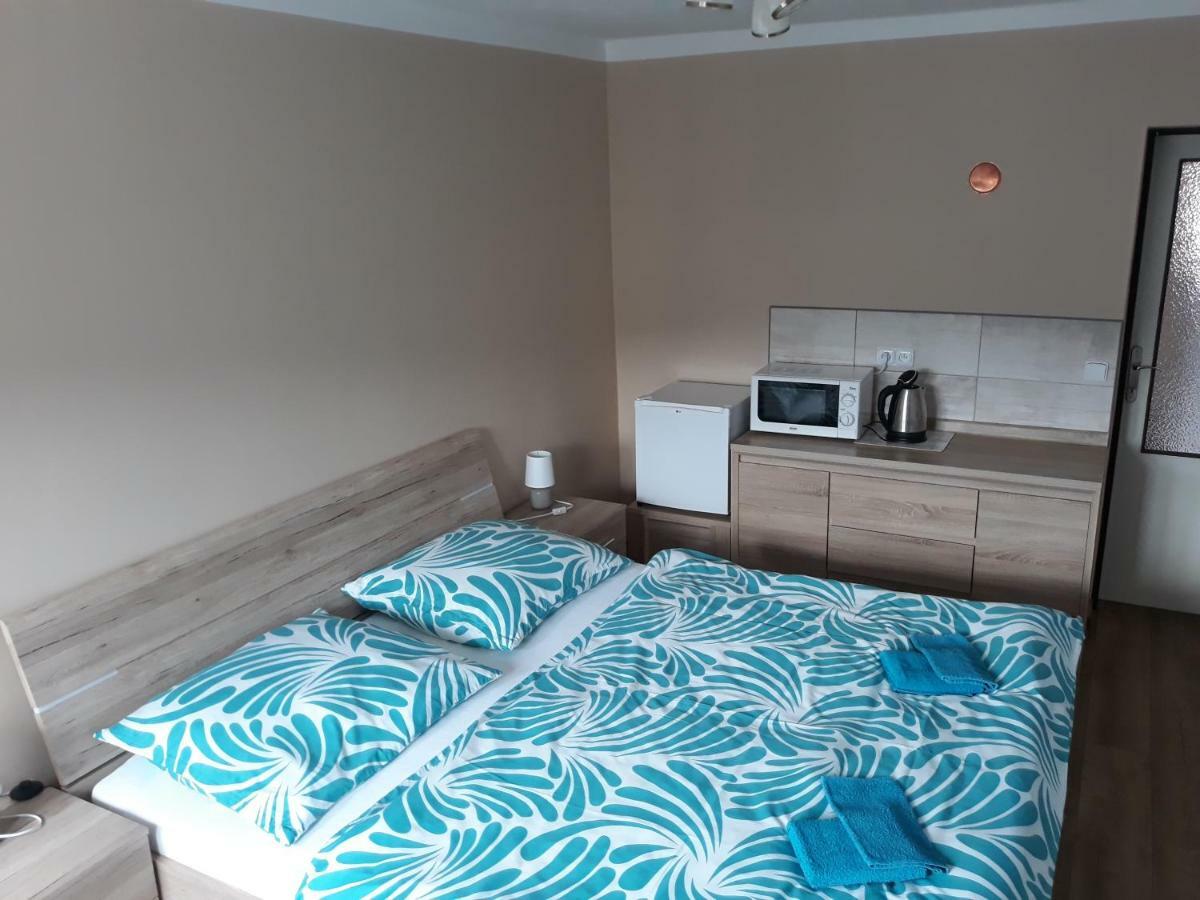 Ubytování Schindler Velke Porici Esterno foto